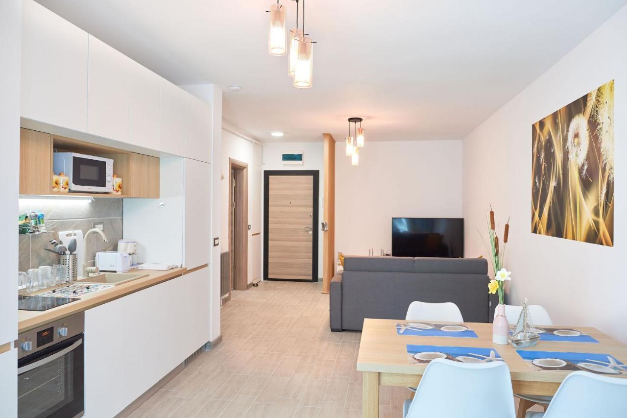 Opal Luxury Apartment 92 Spa N Pool Beach Resort Năvodari Exteriör bild