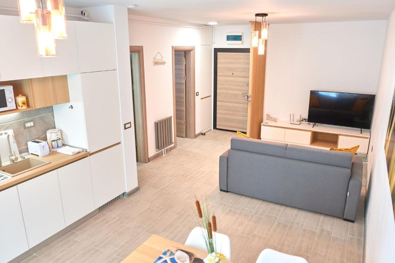 Opal Luxury Apartment 92 Spa N Pool Beach Resort Năvodari Exteriör bild