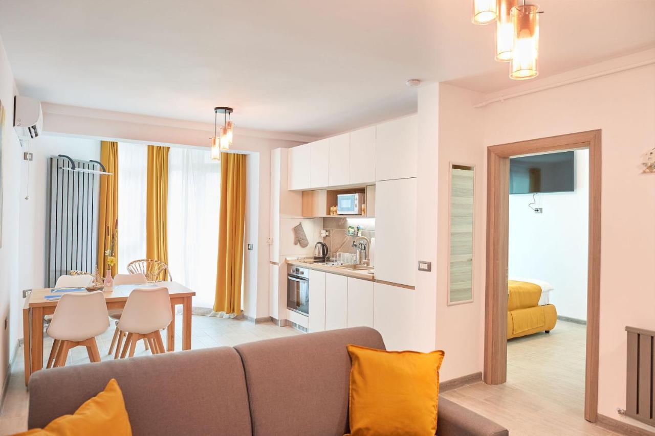 Opal Luxury Apartment 92 Spa N Pool Beach Resort Năvodari Exteriör bild